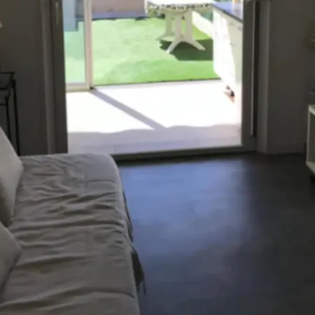 Апартаменты Nice Bright Studio With Terrace And Garden *